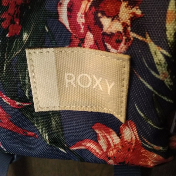*SOLD* Roxy floral design backpack - Picture 3 of 8
